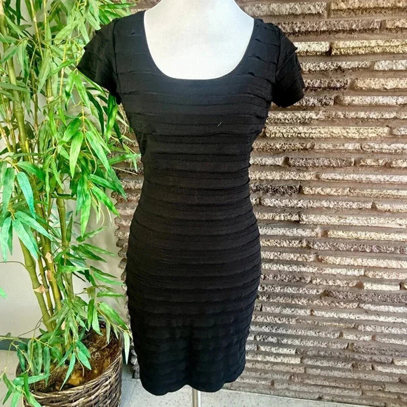 Max Studio Black Tiered Ruffled Bandage Bodycon Short Sleeve Dress Size Medium - Picture 3 of 5